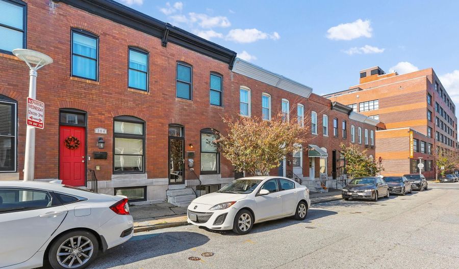 212 ROBINSON St S, Baltimore, MD 21224 - 3 Beds, 3 Bath