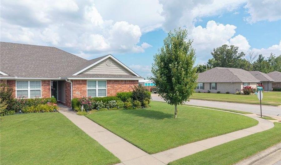 133 Honeysuckle St, Alma, AR 72921 - 3 Beds, 2 Bath