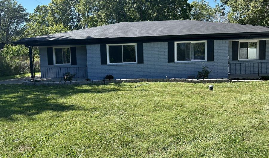 880 N Avon Ave, Avon, IN 46123 - 0 Beds, 0 Bath