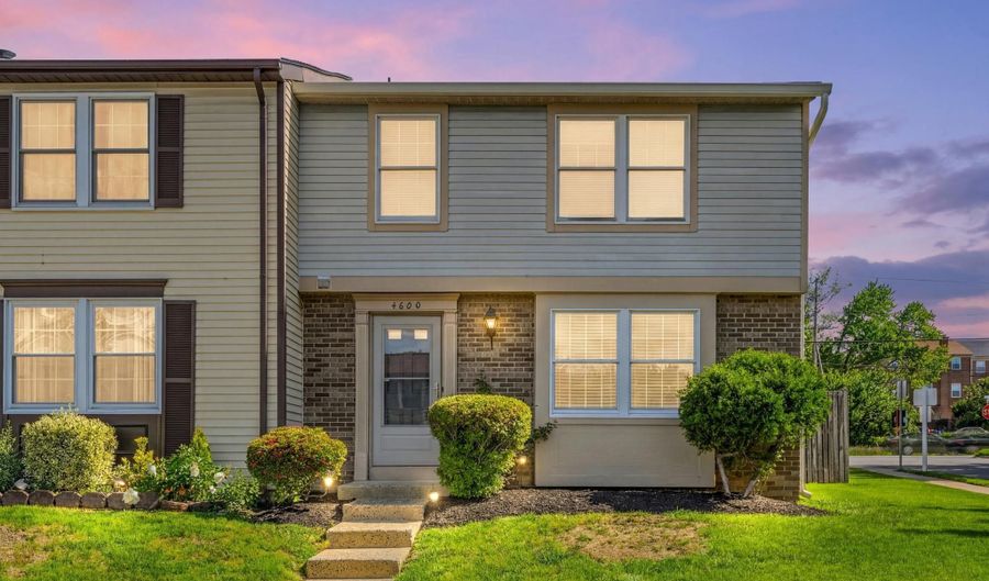 4600 BRENTLEIGH Ct, Annandale, VA 22003 - 3 Beds, 4 Bath