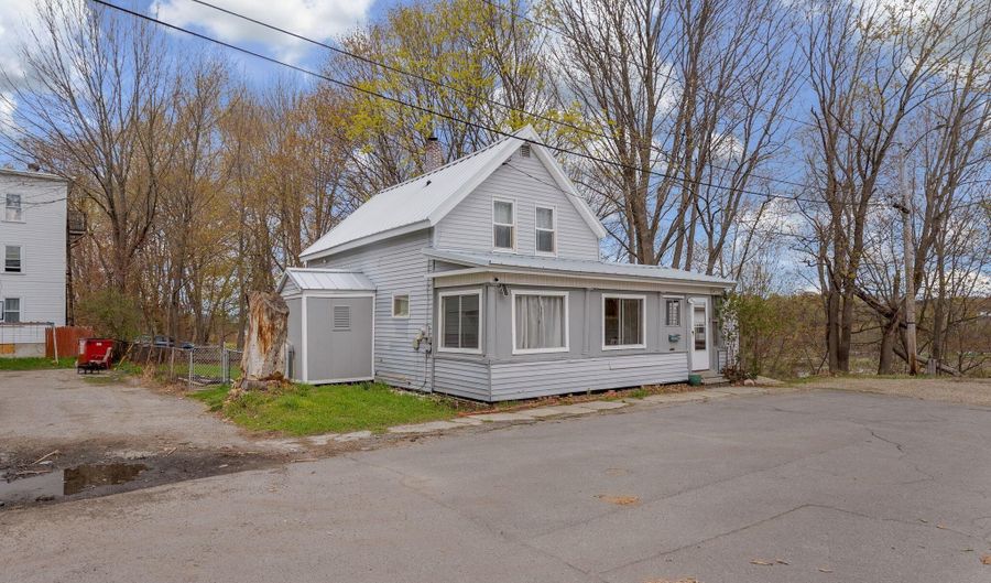 3 York St, Augusta, ME 04330 - 2 Beds, 2 Bath