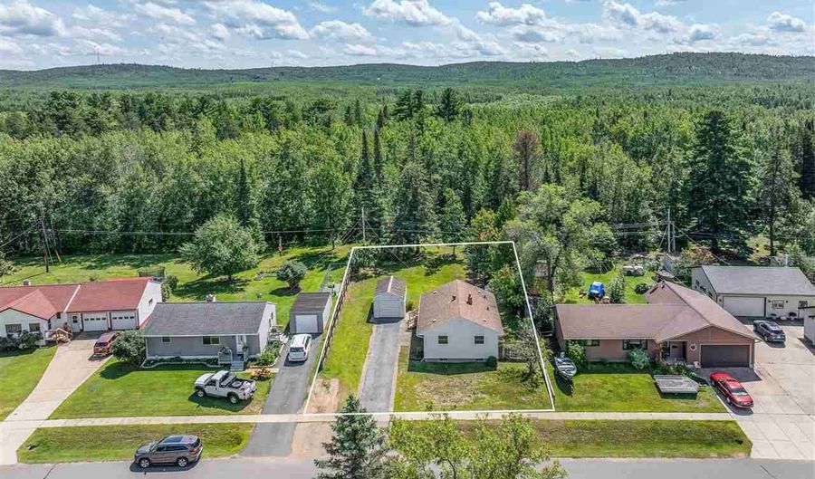 34 Elm Blvd, Babbitt, MN 55706 - 3 Beds, 2 Bath