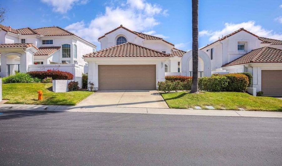 6017 Piros Way, Oceanside, CA 92056 - 2 Beds, 3 Bath