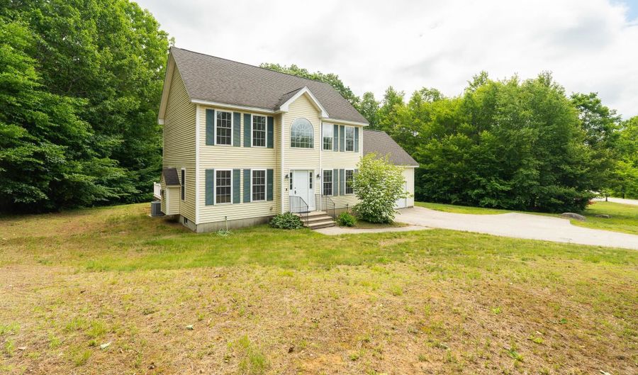 11 Stonington Dr, Belmont, NH 03220 - 3 Beds, 3 Bath