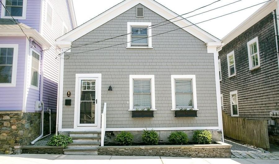 45 Holland St, Newport, RI 02840 - 3 Beds, 2 Bath