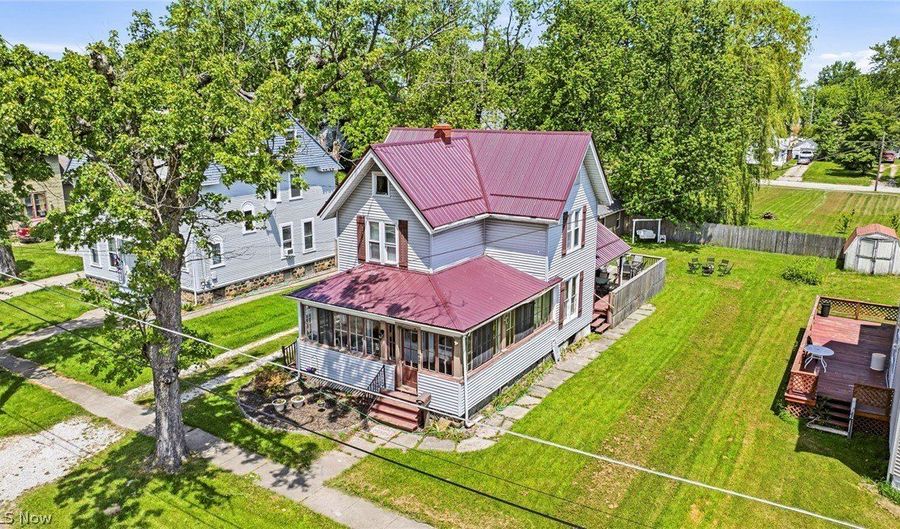 1633 W 5th St, Ashtabula, OH 44004 - 4 Beds, 2 Bath