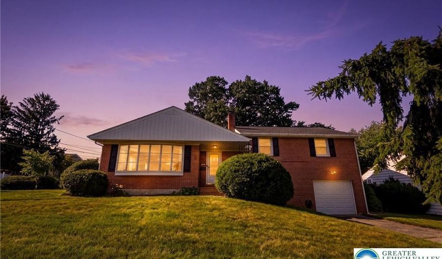 2151 W Fairview St, Allentown, PA 18104 - 3 Beds, 3 Bath