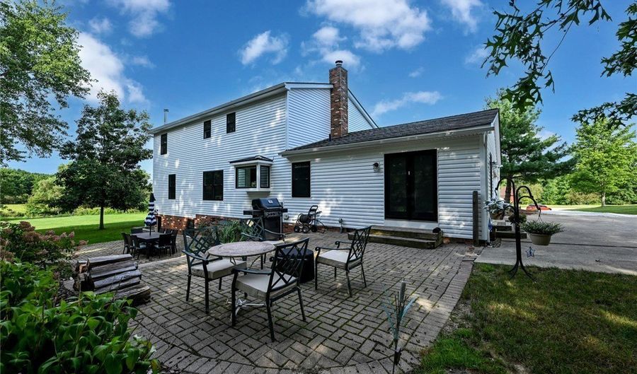 835 Appaloosa Run, Aurora, OH 44202 - 4 Beds, 4 Bath