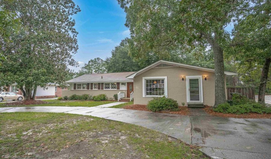 2227 Forest Dr, Camden, SC 29020 - 3 Beds, 2 Bath