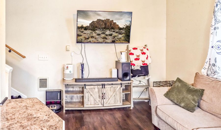 1620 16th Ave, Albany, OR 97321 - 2 Beds, 2 Bath