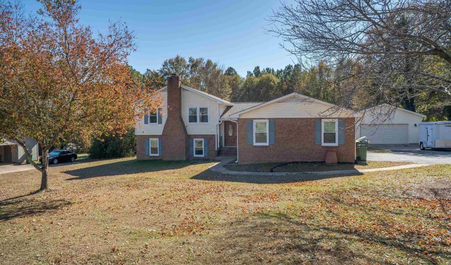 209 N Hill Dr, Boiling Springs, SC 29316 - 4 Beds, 3 Bath