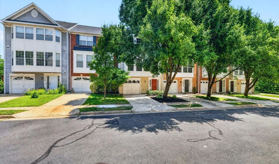 20400 BASELINE Ter, Ashburn, VA 20147 - 3 Beds, 4 Bath
