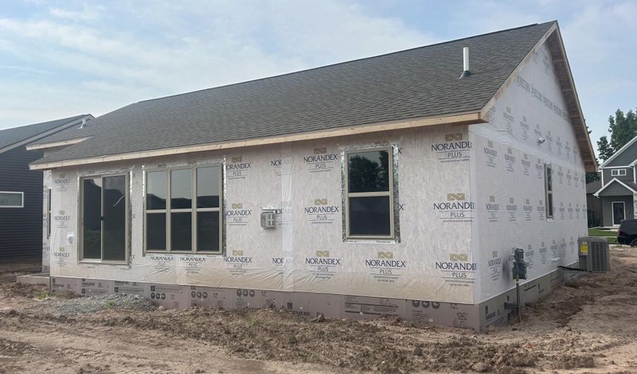 3622 E GLADIOLUS Pl, Appleton, WI 54913 - 3 Beds, 2 Bath