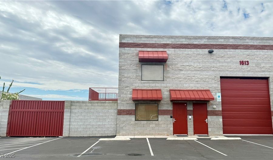 1613 Carse Dr, Boulder City, NV 89005 - 2 Beds, 3 Bath