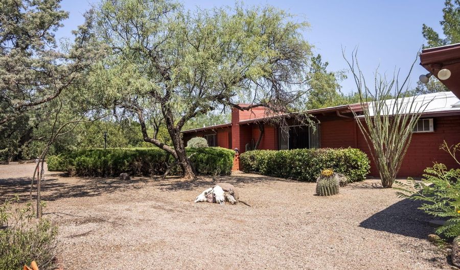 4740 W Arivaca Rd, Amado, AZ 85645 - 4 Beds, 4 Bath