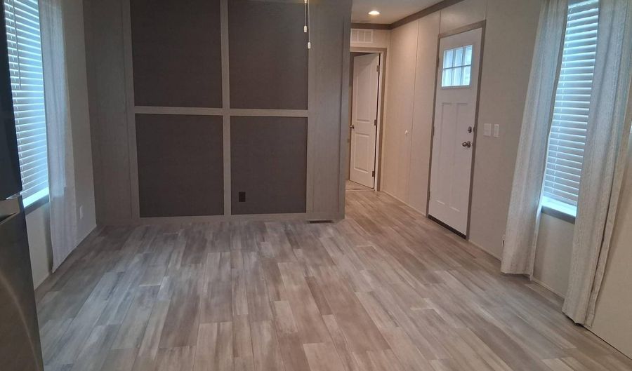 328 W. 53rd St 10, Anderson, IN 46013 - 2 Beds, 2 Bath