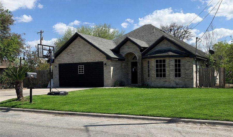 614 Cactus, Alice, TX 78332 - 3 Beds, 2 Bath