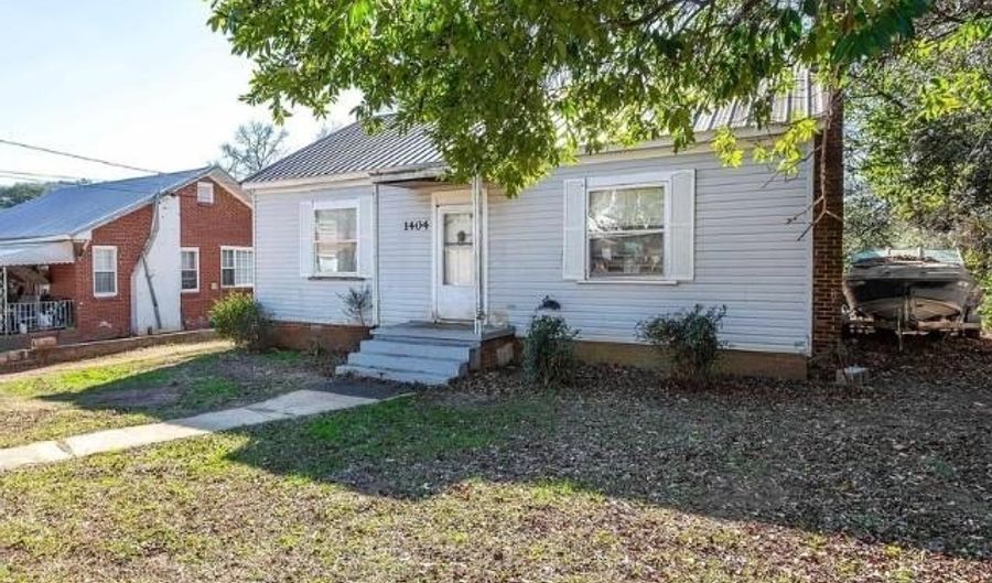 1404 E 10TH St, Anniston, AL 36207 - 2 Beds, 1 Bath
