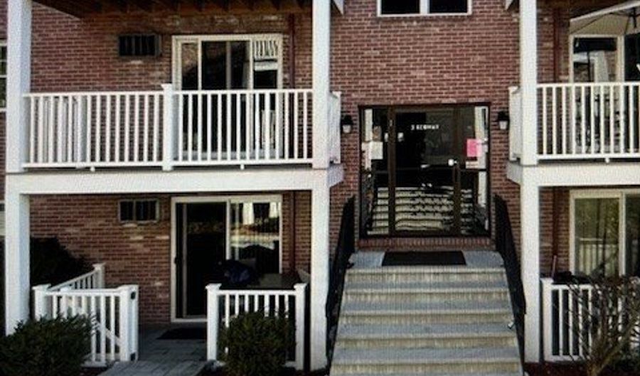 3 Kenmar Dr 16, Billerica, MA 01821 - 2 Beds, 1 Bath