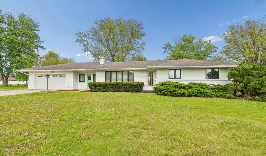 1405 Nile Kinnick Dr S, Adel, IA 50003 - 3 Beds, 2 Bath