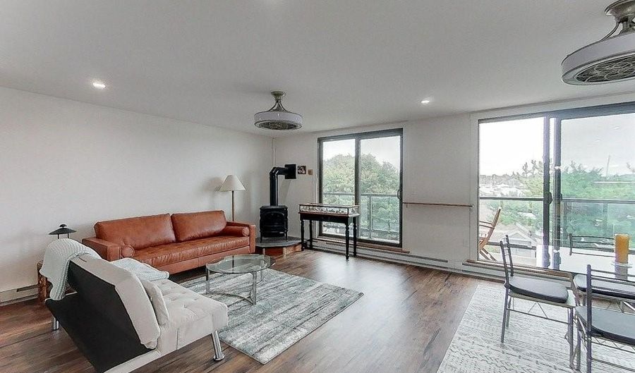 317 America St, Newport, RI 02840 - 2 Beds, 2 Bath