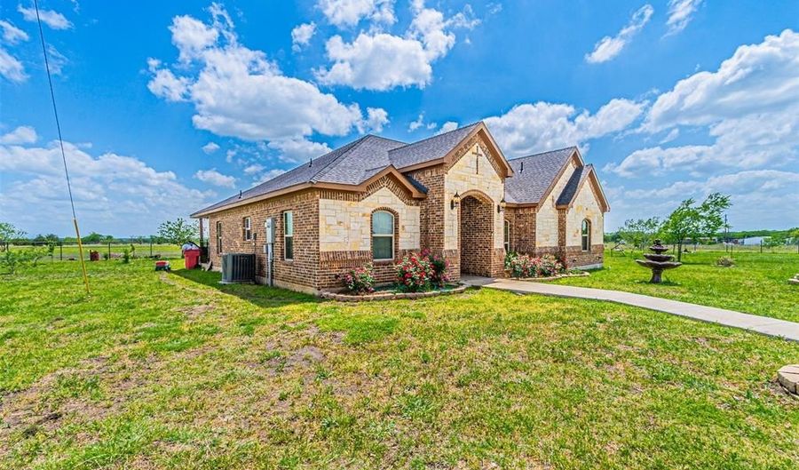 5032 County Road 212, Alvarado, TX 76009 - 4 Beds, 3 Bath