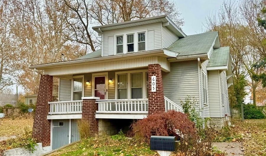 605 Mechanic St, Alton, IL 62002 - 3 Beds, 1 Bath