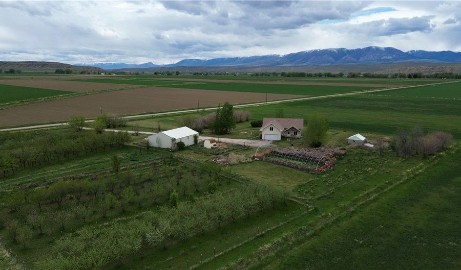 157 Hergenrider Rd, Bridger, MT 59014 - 4 Beds, 3 Bath