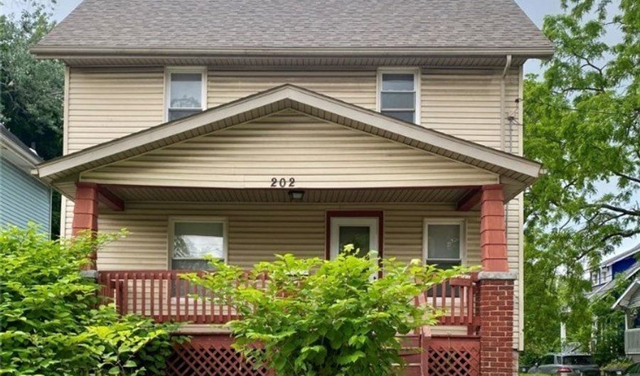 202 Denver St, Akron, OH 44305 - 4 Beds, 1 Bath