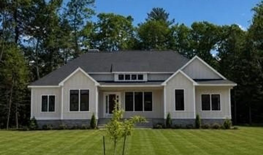 84 Carrs Ln, North Kingstown, RI 02852 - 4 Beds, 4 Bath