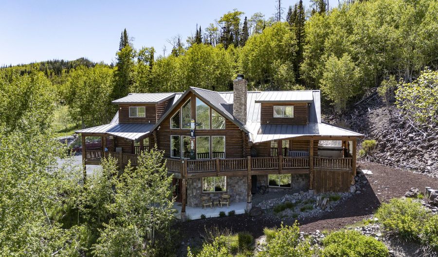438 W Eagles Roost St, Brian Head, UT 84719 - 4 Beds, 5 Bath
