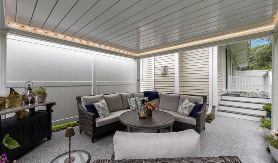 70 Tourjee Ln, North Kingstown, RI 02852 - 2 Beds, 3 Bath