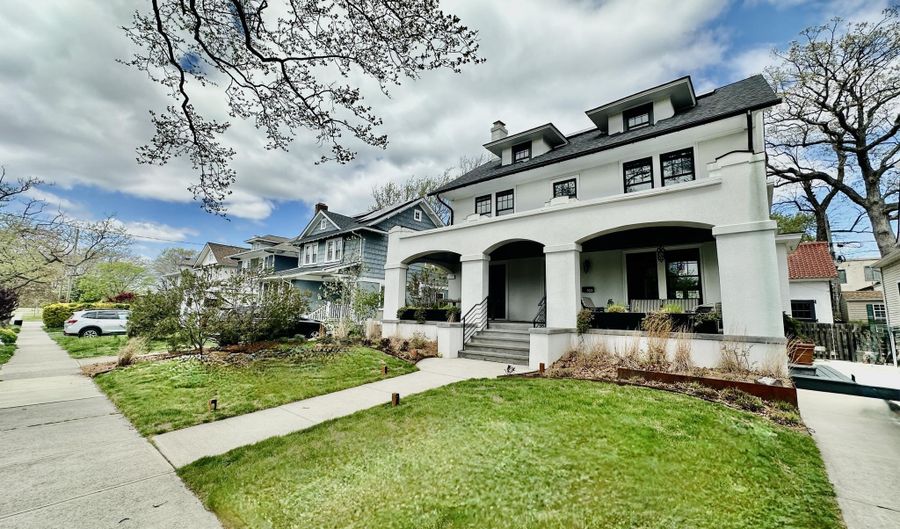 703 7th Ave, Asbury Park, NJ 07712 - 6 Beds, 4 Bath