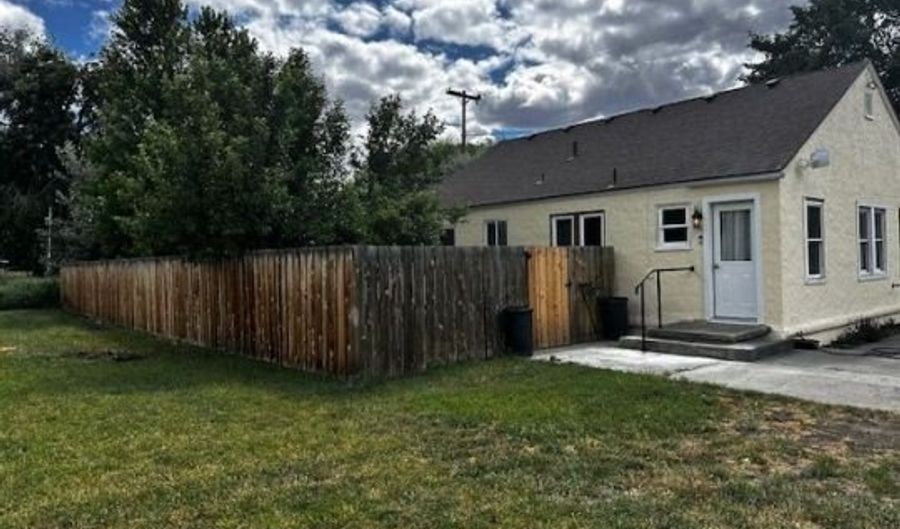 301 Forrest St, Alturas, CA 96101 - 2 Beds, 2 Bath