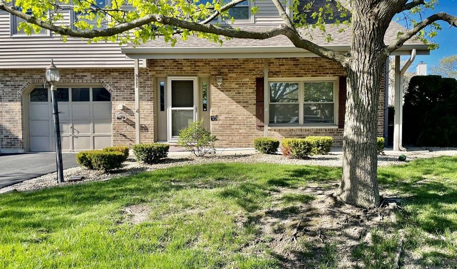 9322 WATERFORD Ln, Orland Park, IL 60462 - 3 Beds, 2 Bath
