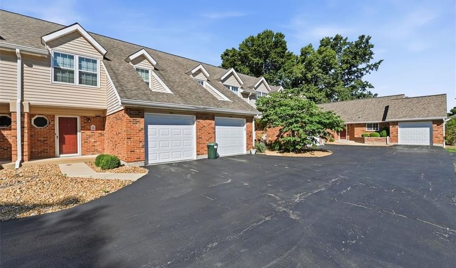 1419 Tahoe Valley Ct, Ballwin, MO 63021 - 2 Beds, 2 Bath