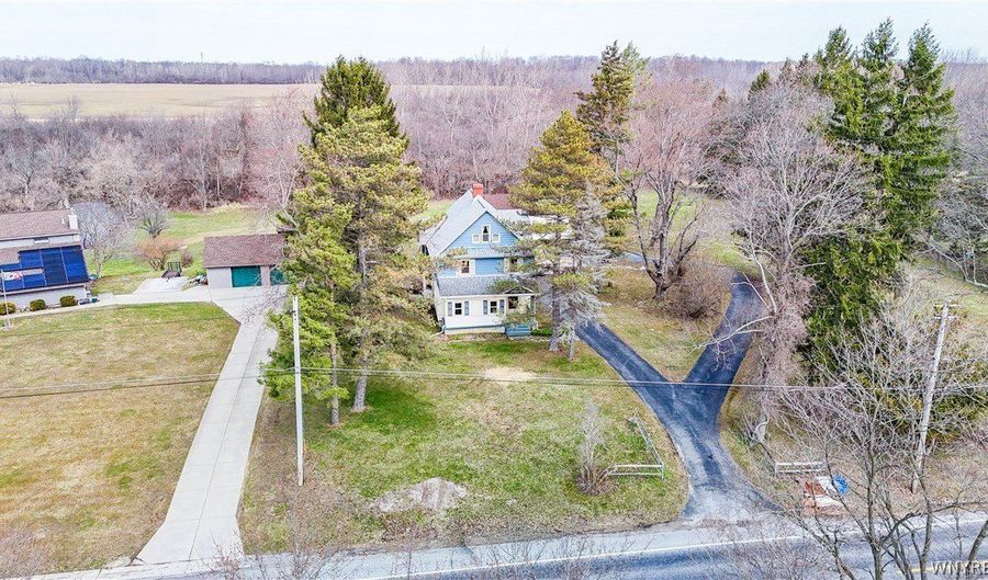 13522 North Rd, Alden, NY 14004 - 4 Beds, 2 Bath