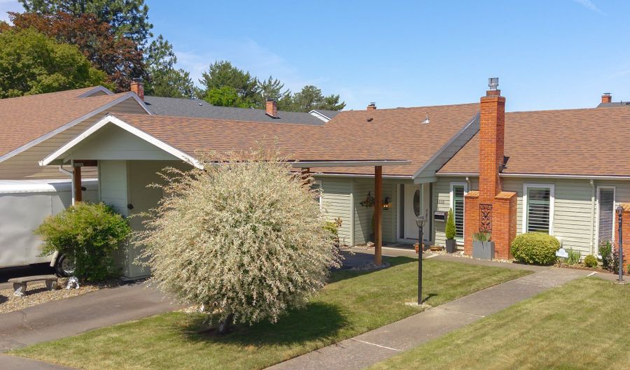 4808 SW WEMBLEY Pl, Beaverton, OR 97005 - 2 Beds, 2 Bath