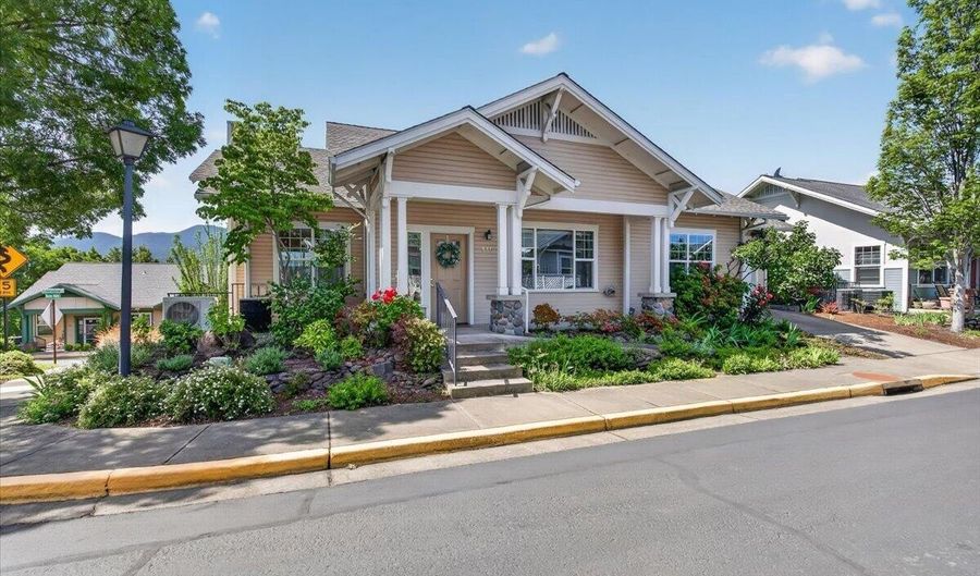 846 Stony Pt, Ashland, OR 97520 - 2 Beds, 2 Bath