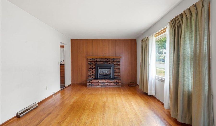136 Cherry Ln, Burlington, VT 05401 - 3 Beds, 2 Bath