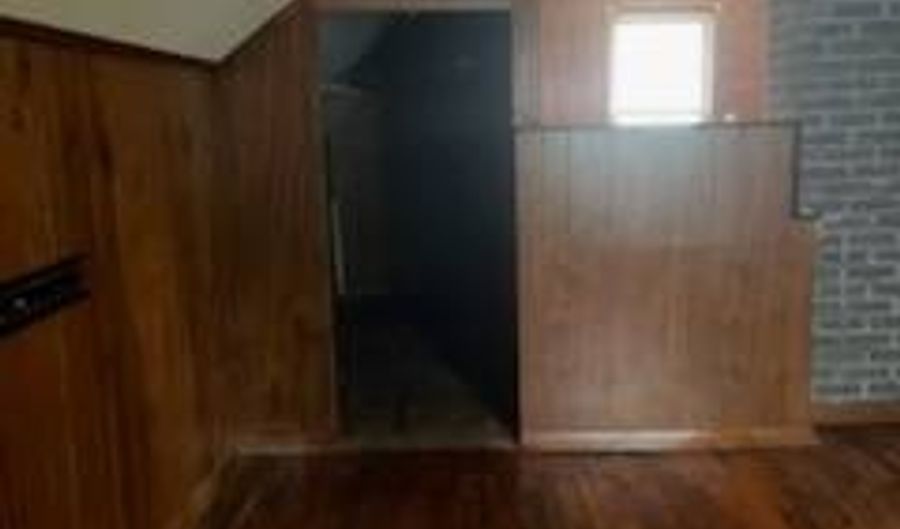 640 Springbrook Ave, Adrian, MI 49221 - 3 Beds, 1 Bath