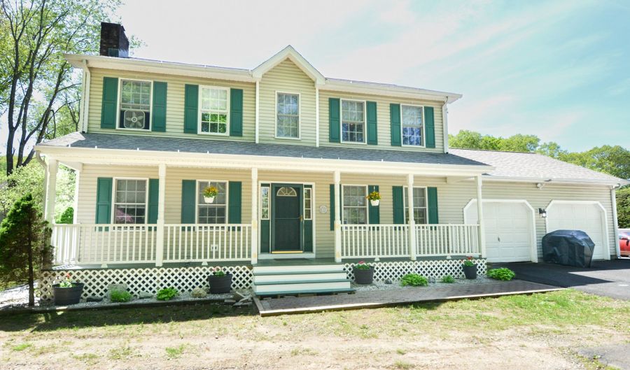 39 Warner St, Bristol, CT 06010 - 3 Beds, 3 Bath