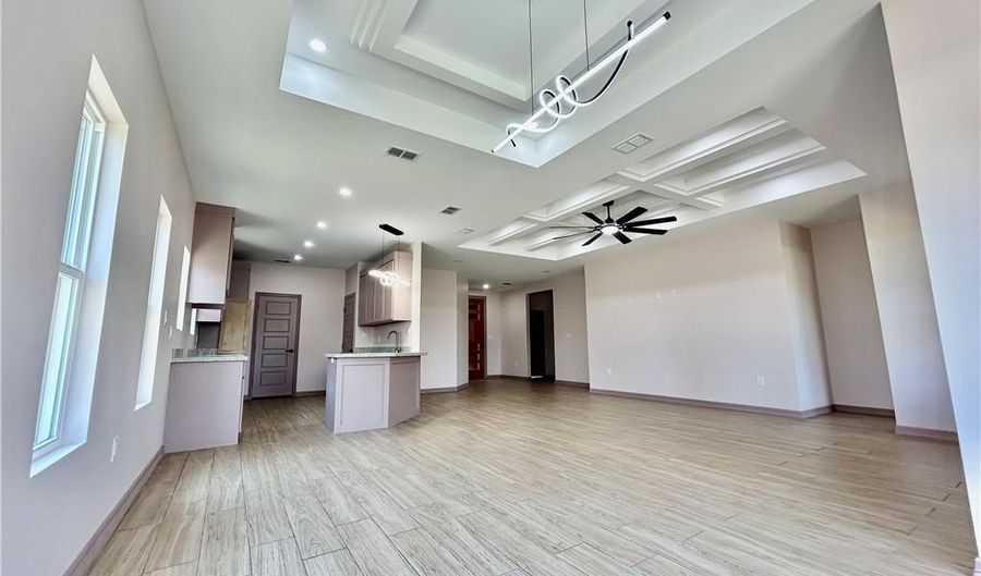 512 Tower Oak Dr, Alamo, TX 78516 - 3 Beds, 2 Bath