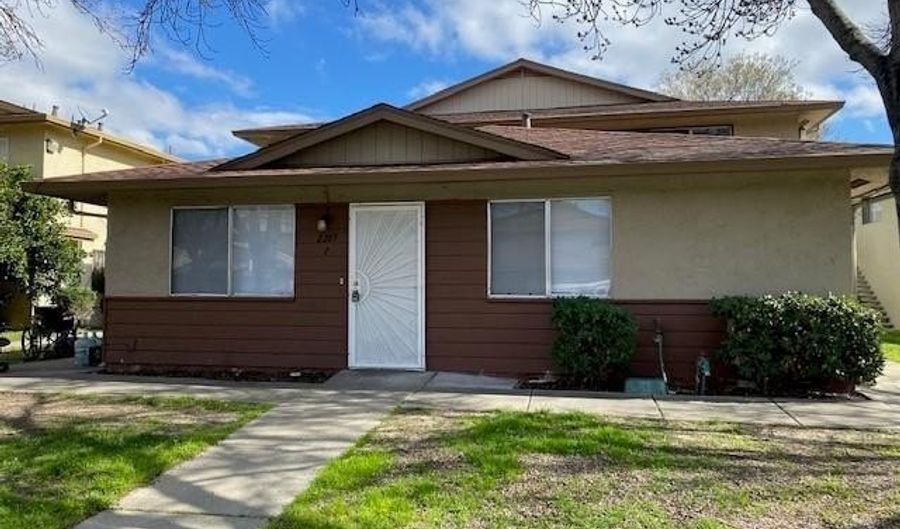 2209 Peppertree Way 1, Antioch, CA 94509 - 2 Beds, 1 Bath