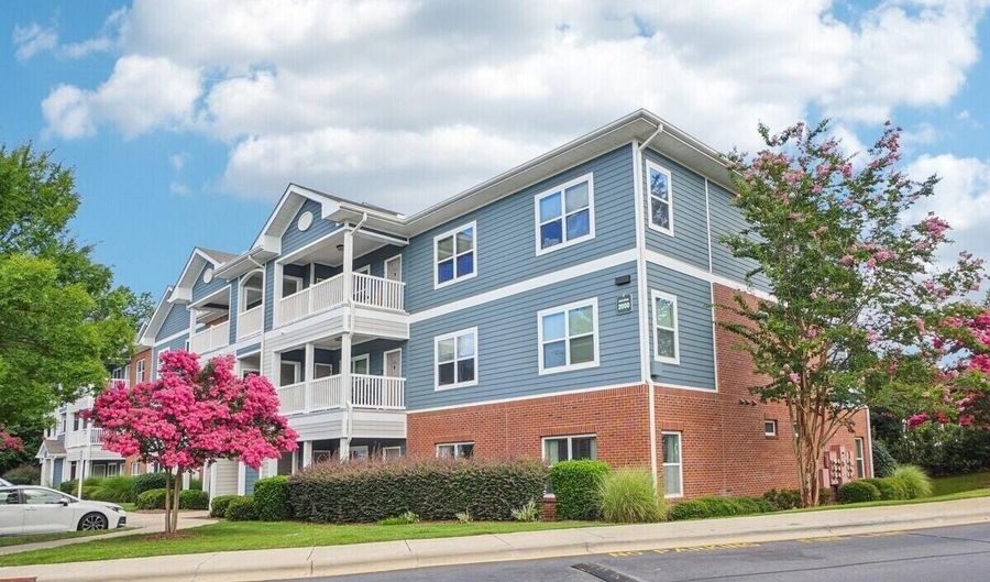 1000 Broadstone Way B3, Apex, NC 27502 - 2 Beds, 2 Bath