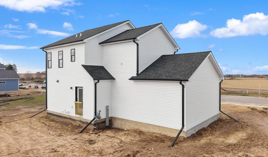 610 Clemens Dr, Arlington, WI 53911 - 3 Beds, 3 Bath