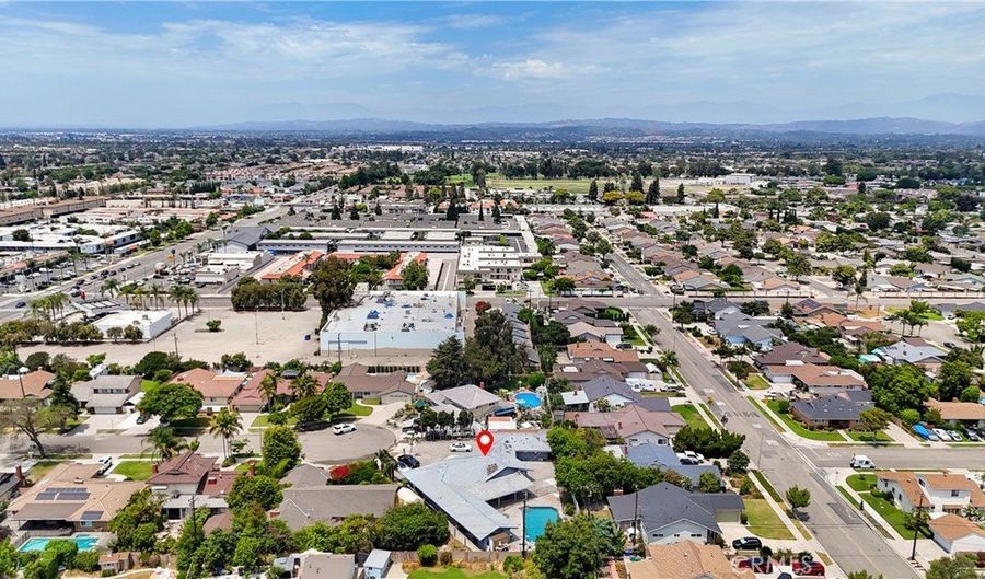 2550 W Rowland Ave, Anaheim, CA 92804 - 6 Beds, 5 Bath