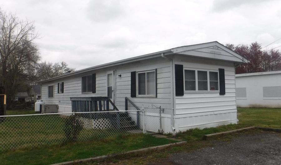 67 SHAMROCK Ave, Dover, DE 19901 - 2 Beds, 2 Bath