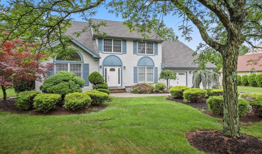 2 Independence Dr, Aberdeen, NJ 07747 - 4 Beds, 3 Bath