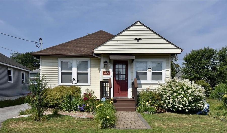 443 Harrington Ave, Warwick, RI 02888 - 2 Beds, 2 Bath